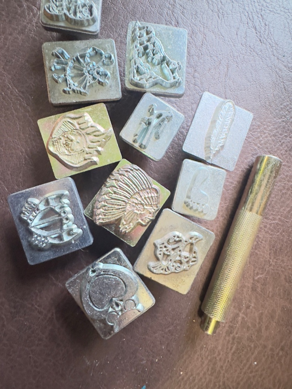 Metal Stamp Set Leather - Picture 2 of 3
